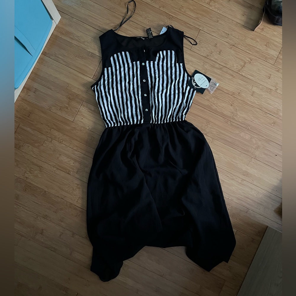 Blank n white cookie dress